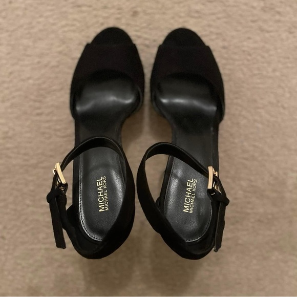 Michael Kors Black Sandal (used once: like new) - Picture 1 of 3